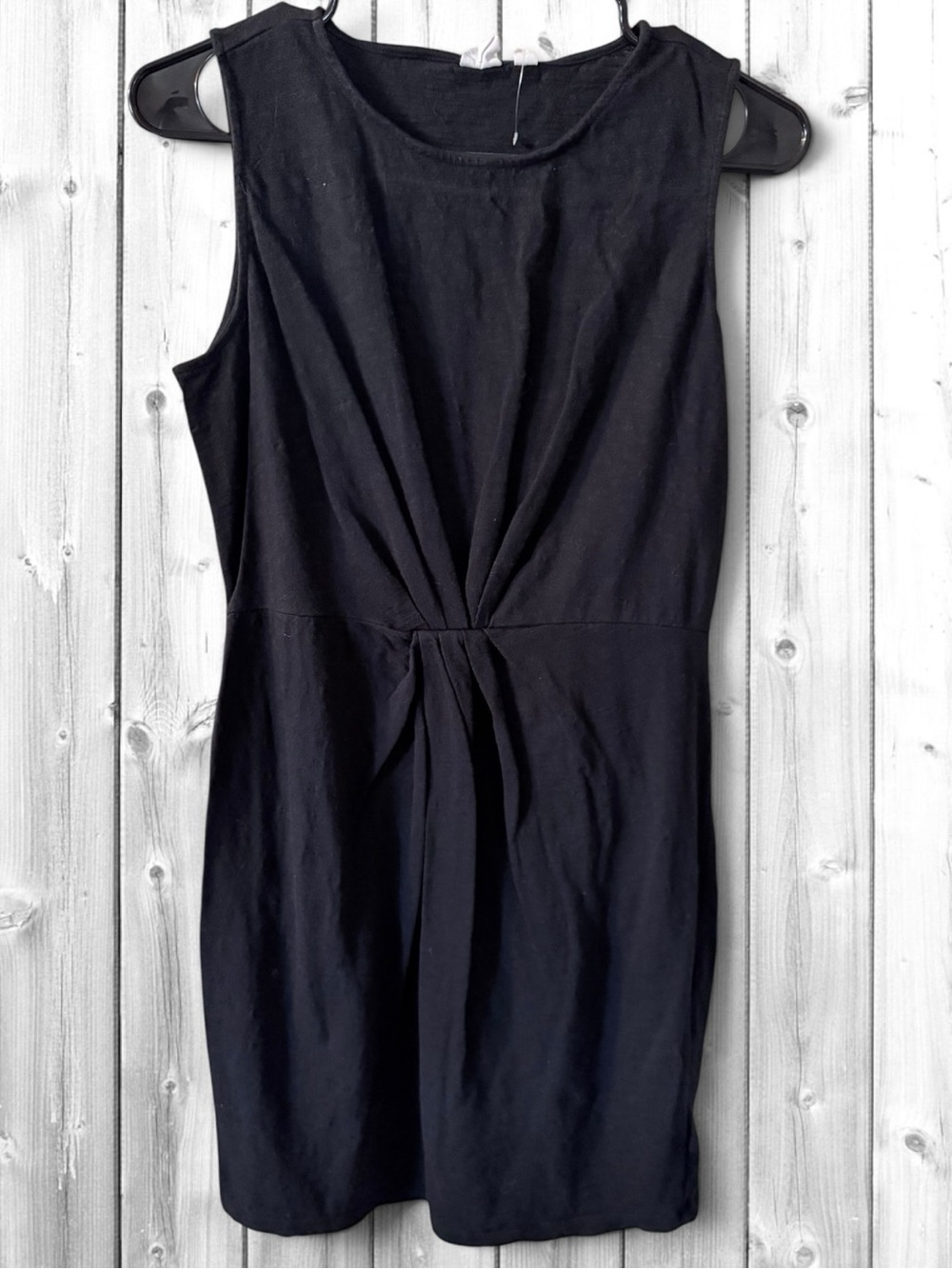 🙋🏻♀️GAP Black Sleeveless Twist-Waist Midi Dress